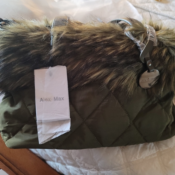 Diamond Quilted Faux Fur Medium Tote-Green, NWT - Picture 8 of 8
